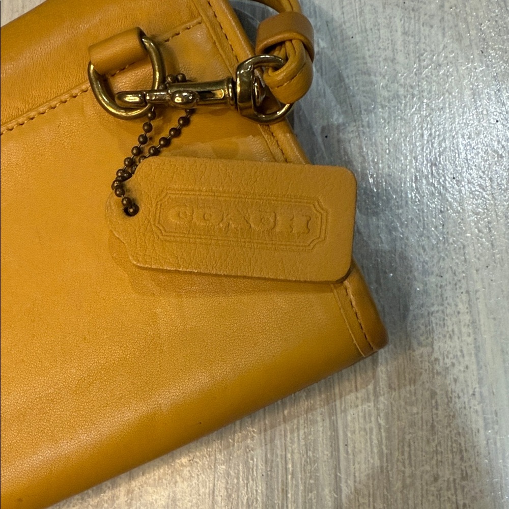 Vintage Coach Yellow Convertible Clutch Swing Wallet - Picture 2 of 11